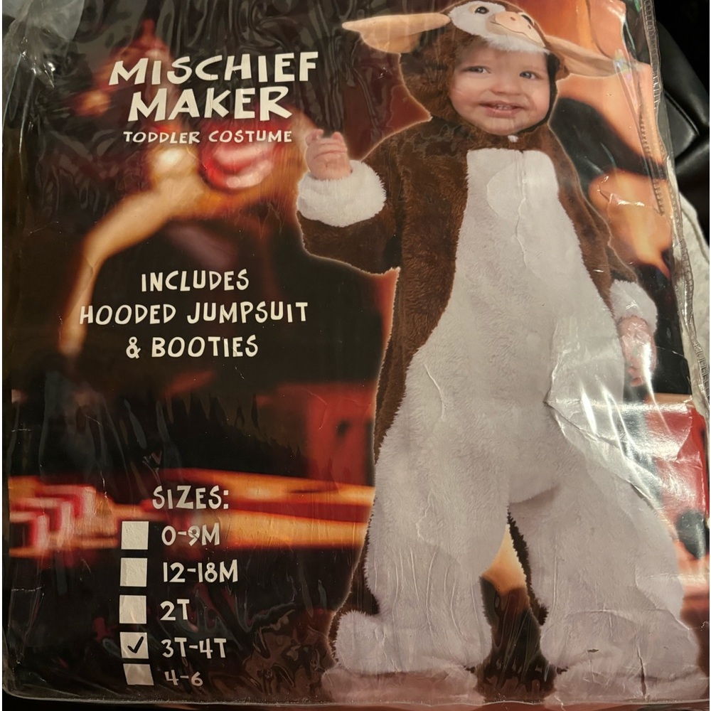 Halloween costume gizmo
